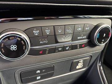 Car image 29