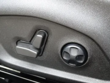 Car image 36