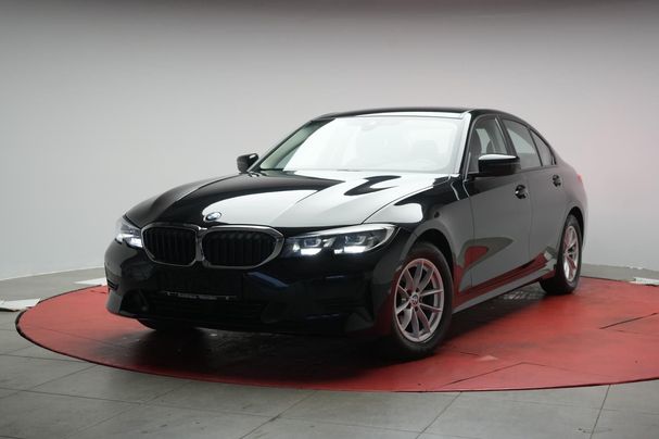 BMW 320i Advantage 135 kW image number 1