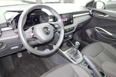 Car image 10