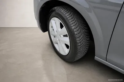 Car image 23