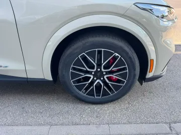 Car image 35