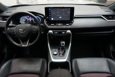 Car image 12