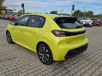 Car image 27