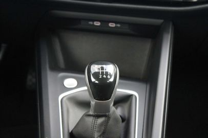 Car image 29