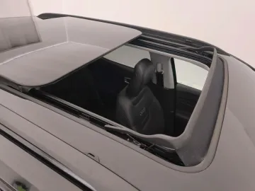 Car image 34