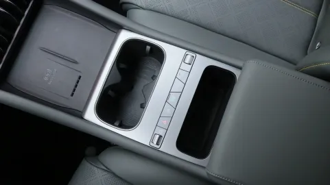 Car image 47