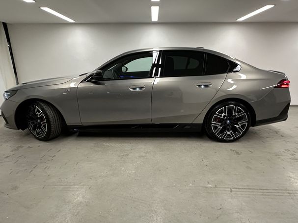 BMW i5 M60 xDrive 442 kW image number 3