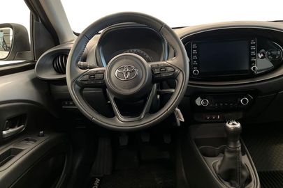 Car image 11