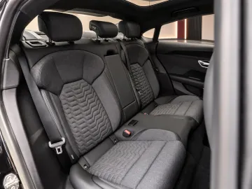 Car image 35