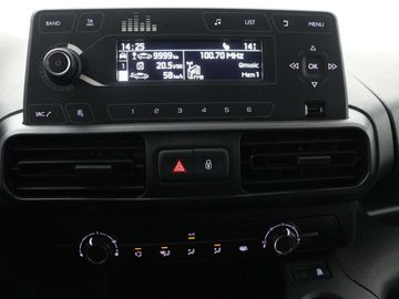 Car image 33