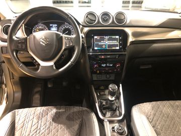 Car image 16