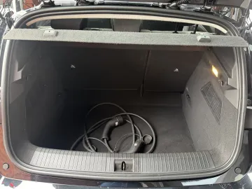 Car image 32