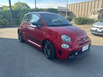 Car image 3