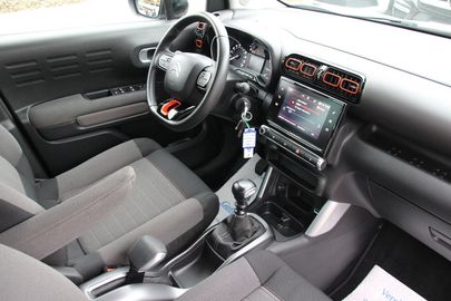 Car image 11