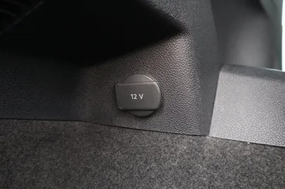 Car image 36