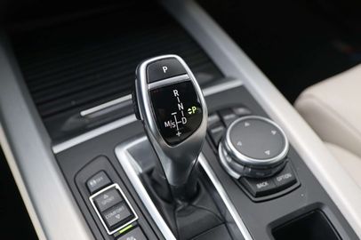 Car image 36