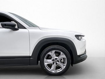 Car image 32