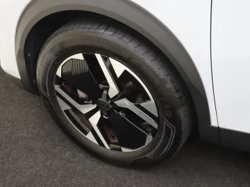 Car image 34