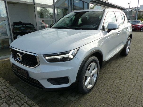 Volvo XC40 D3 Momentum 110 kW image number 1