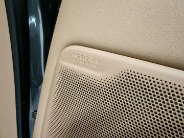 Car image 33