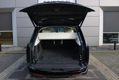 Car image 30