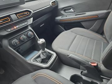 Car image 21