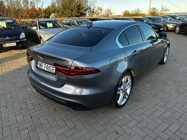 Jaguar XE 132 kW image number 3