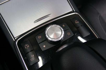 Car image 36