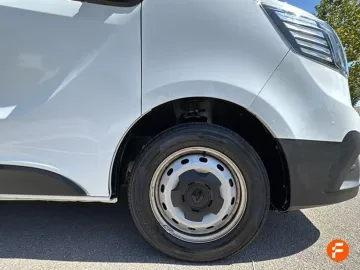 Car image 27