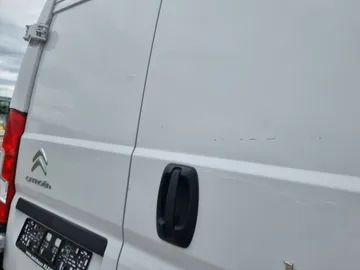 Car image 33