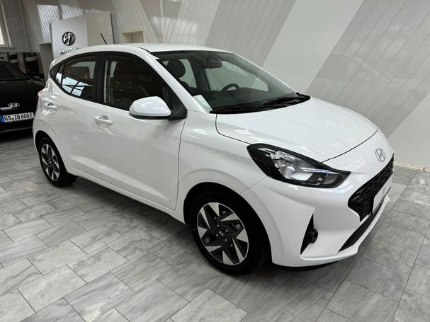 Hyundai i10 Trend 46 kW image number 3