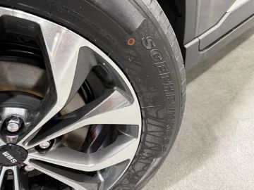 Car image 36