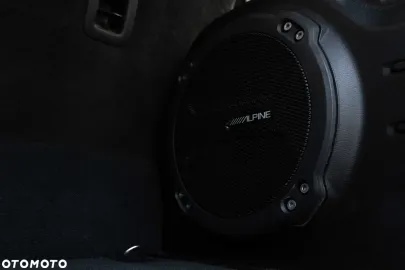 Car image 35