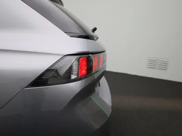 Car image 46