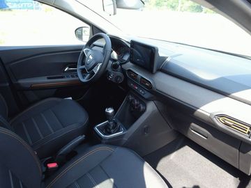 Car image 15