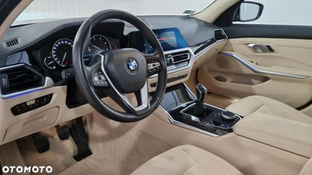 BMW 318d Luxury Line 110 kW image number 11