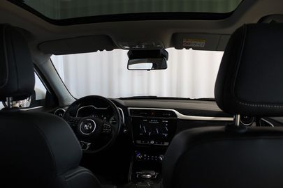 Car image 21