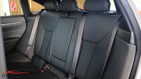 Car image 33