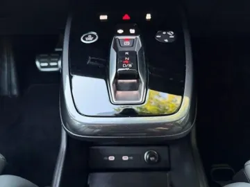 Car image 35