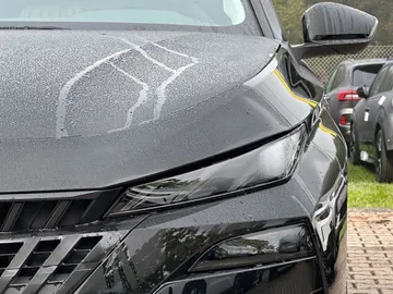 Car image 32