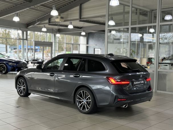 BMW 320 Touring e M Sport xDrive 150 kW image number 4