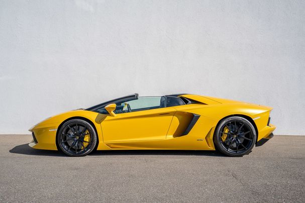 Lamborghini Aventador Roadster LP700 4 515 kW image number 3