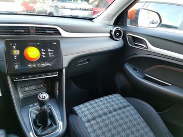 Car image 10