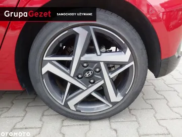 Car image 24