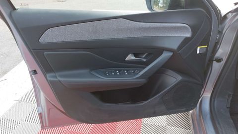 Car image 33