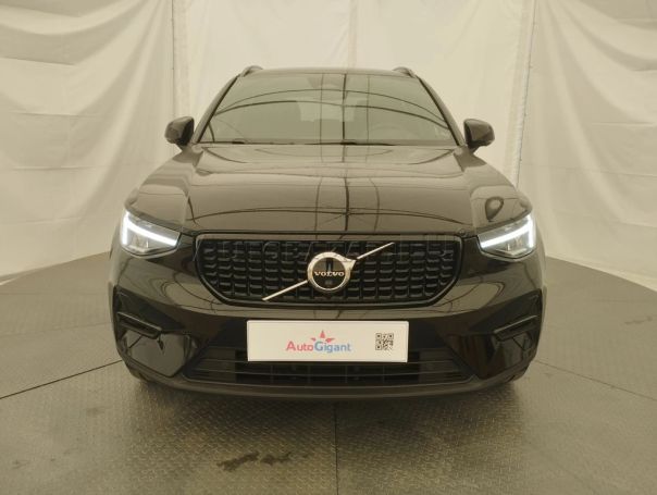 Volvo XC40 B3 Plus Dark 120 kW image number 2