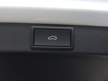 Car image 36