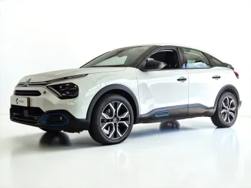 Car image 32