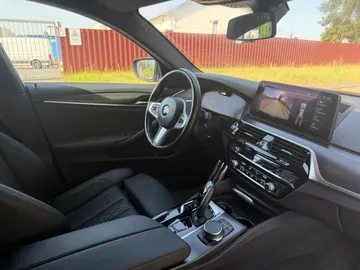 Car image 24